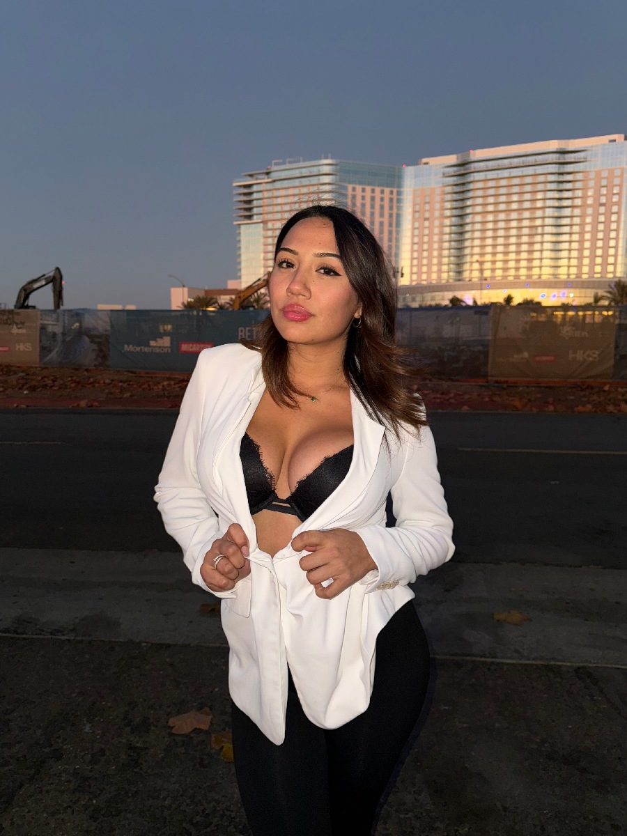 Take a pause and enjoy Ali Cruz — streaming from Samara