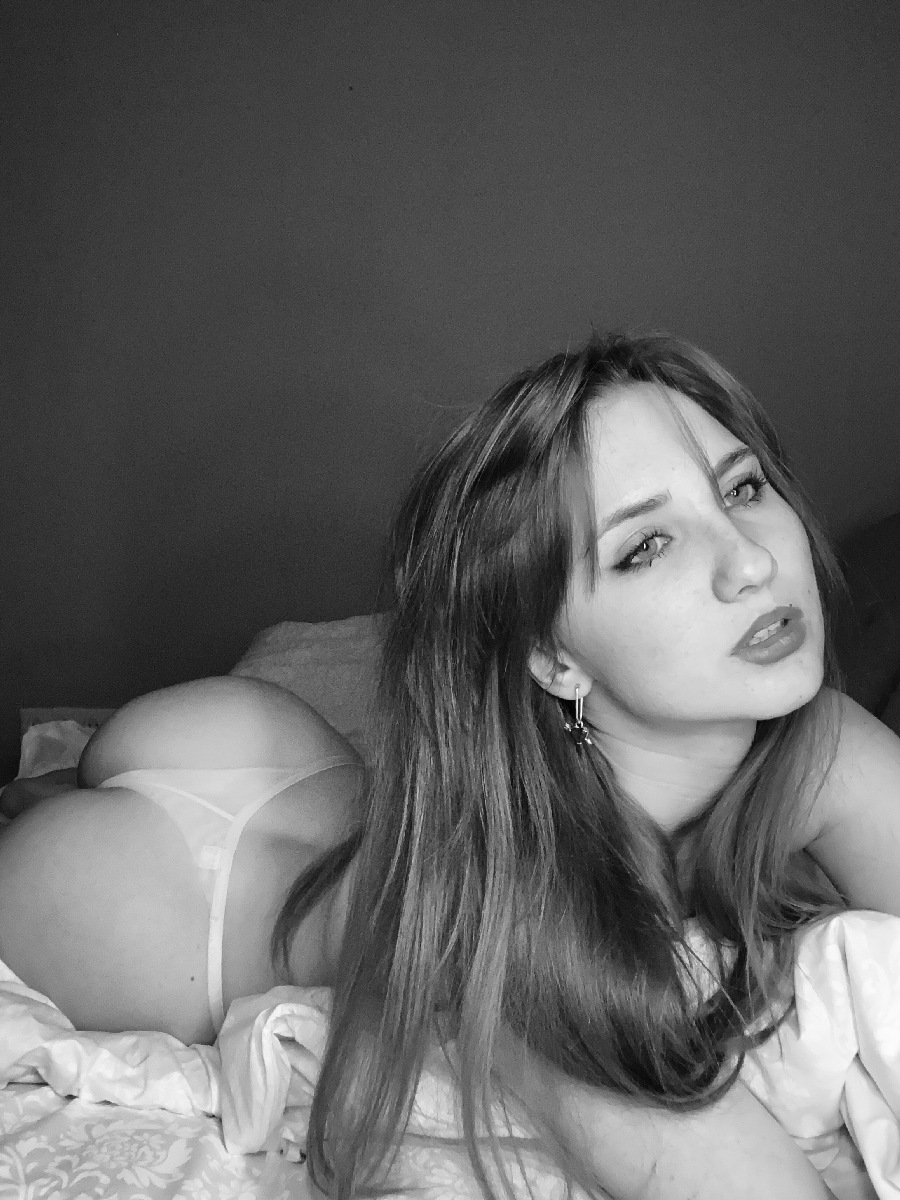 Take a pause and enjoy Nata nude — streaming from Samara