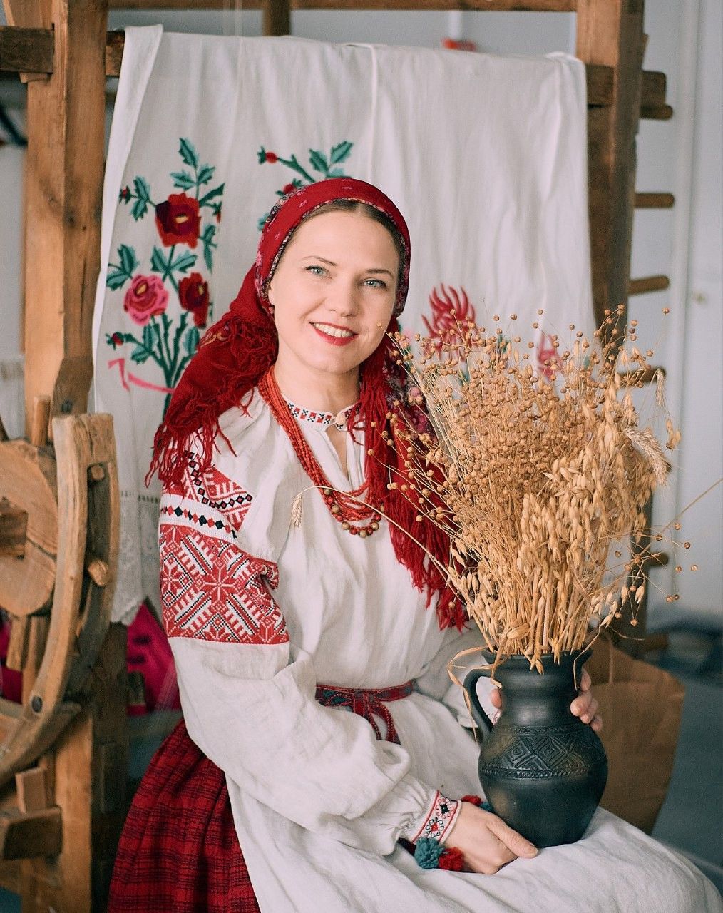 Women in Slavic costumes in Samara