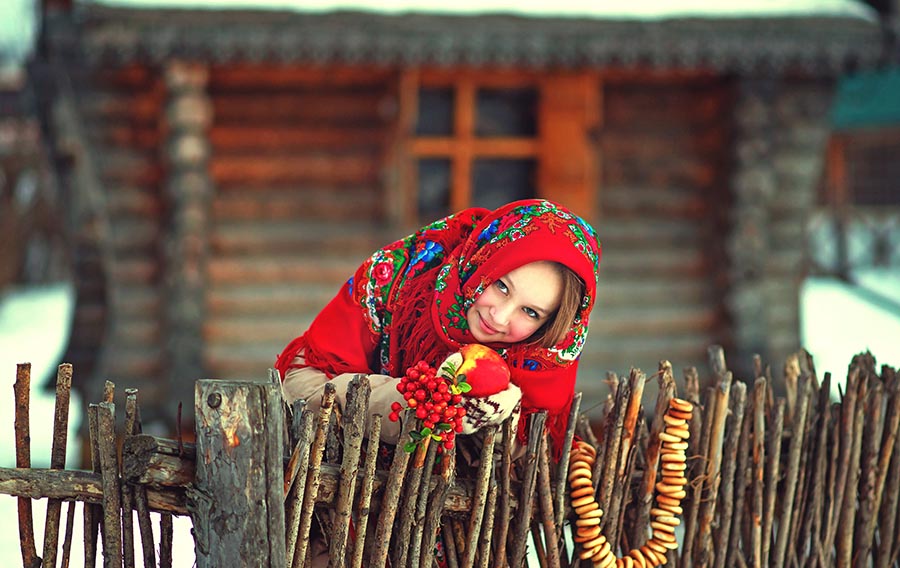 Sexy girl Women in Slavic costumes in Samara