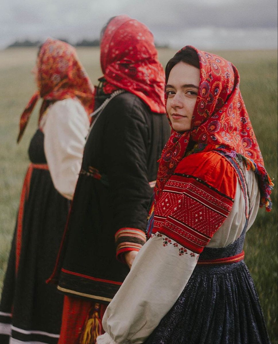 Women in Slavic costumes in Samara
