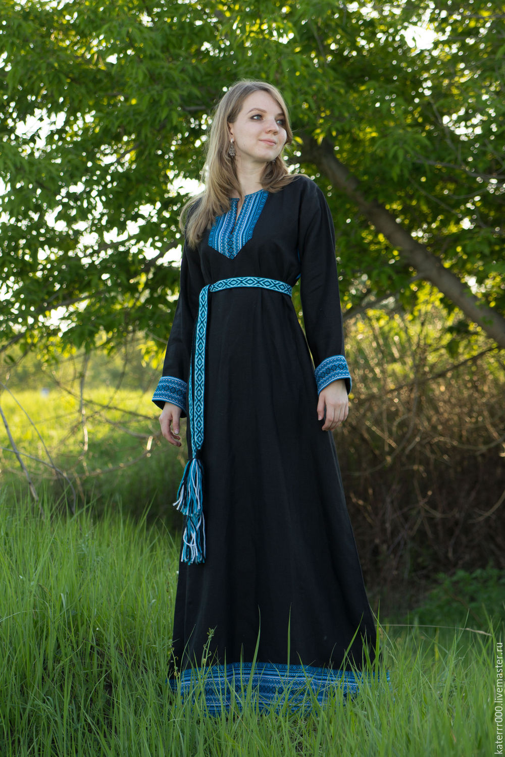 Women in Slavic costumes in Samara