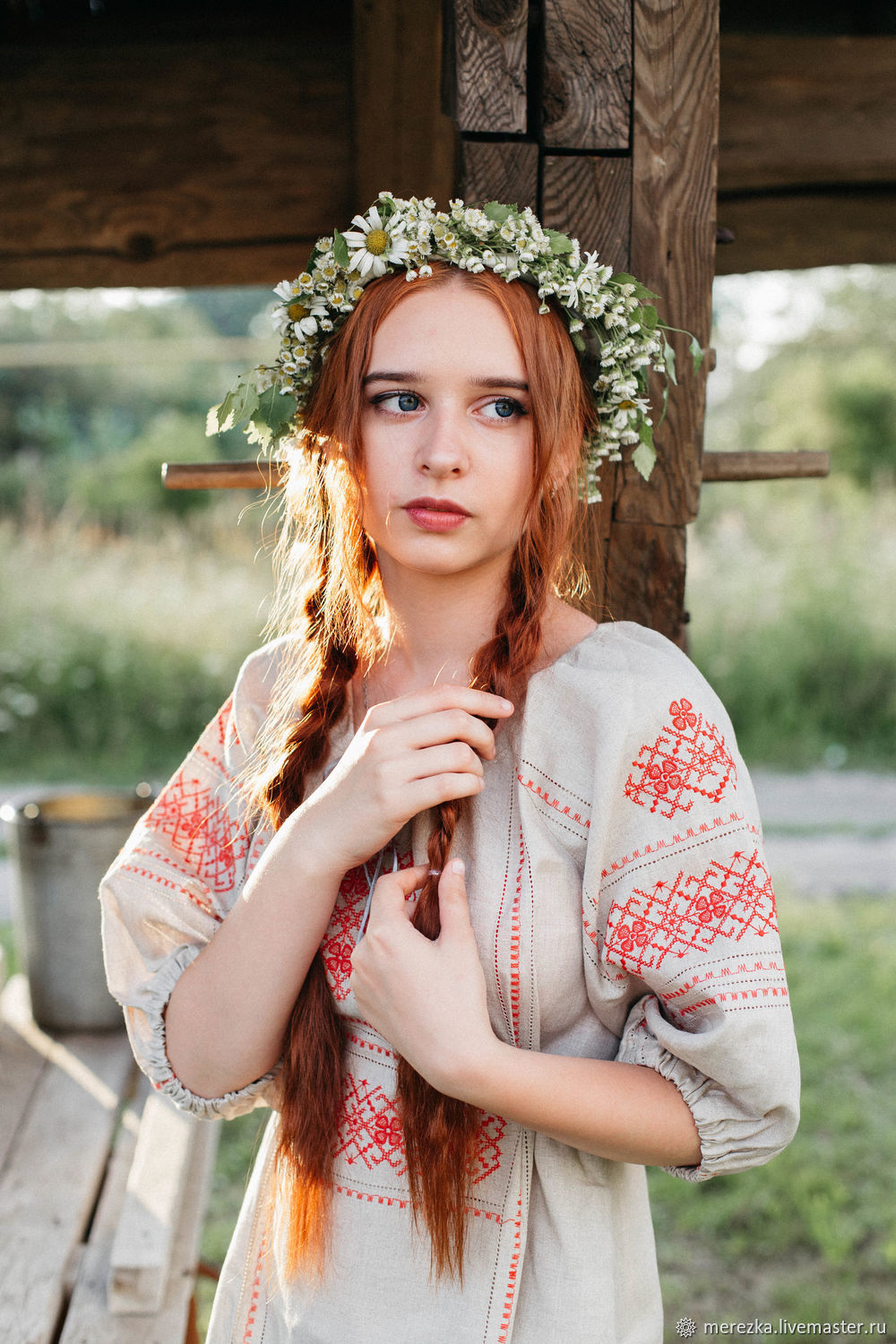 Girls in Slavic costumes in Samara