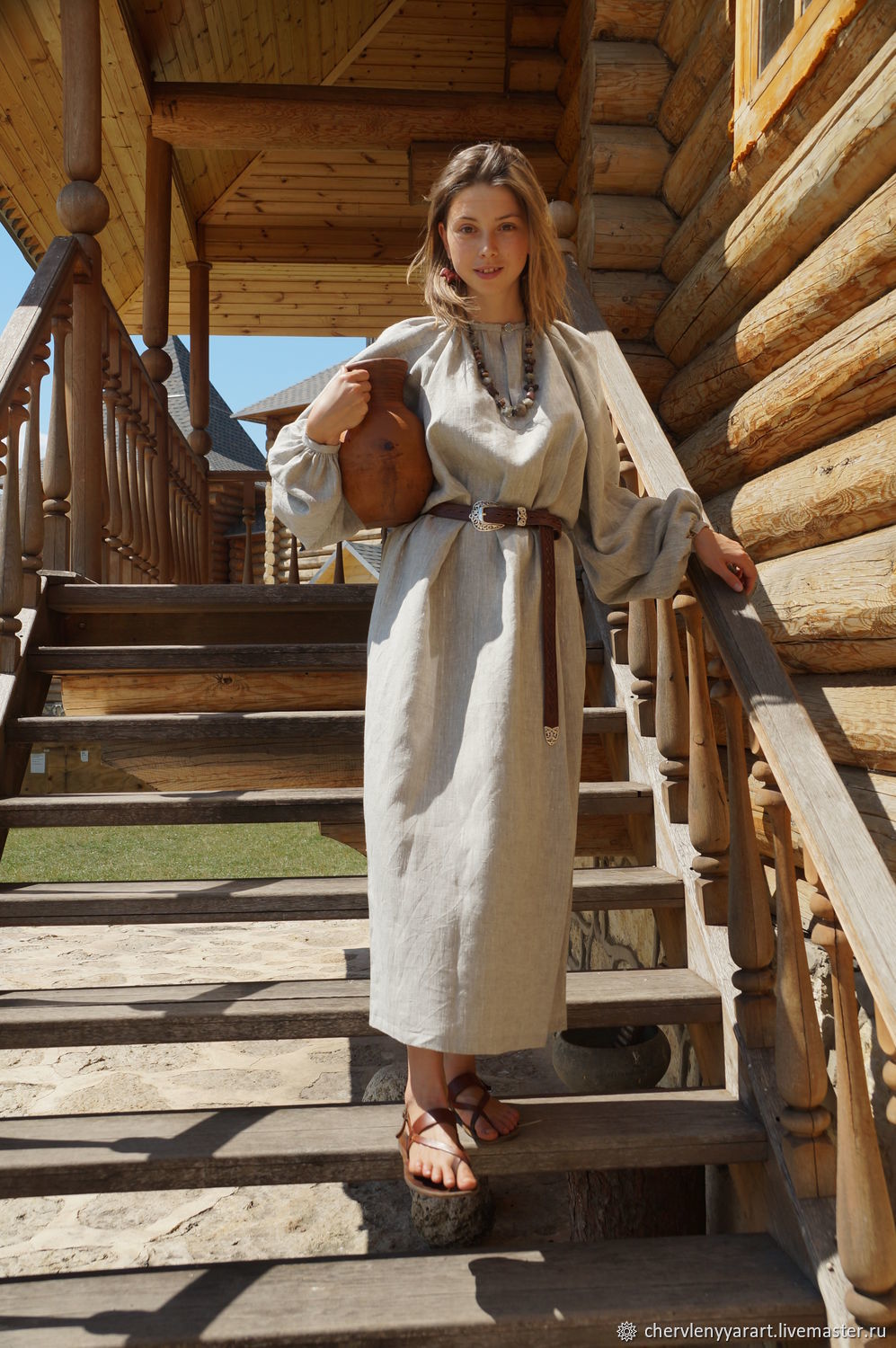 Girls in Slavic costumes in Samara