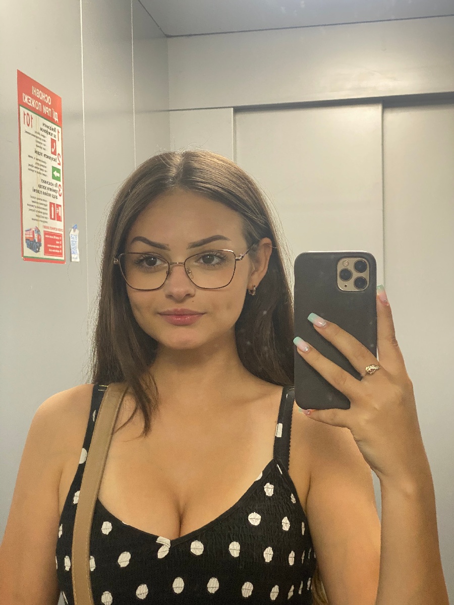 Sexy model Stacy in Samara