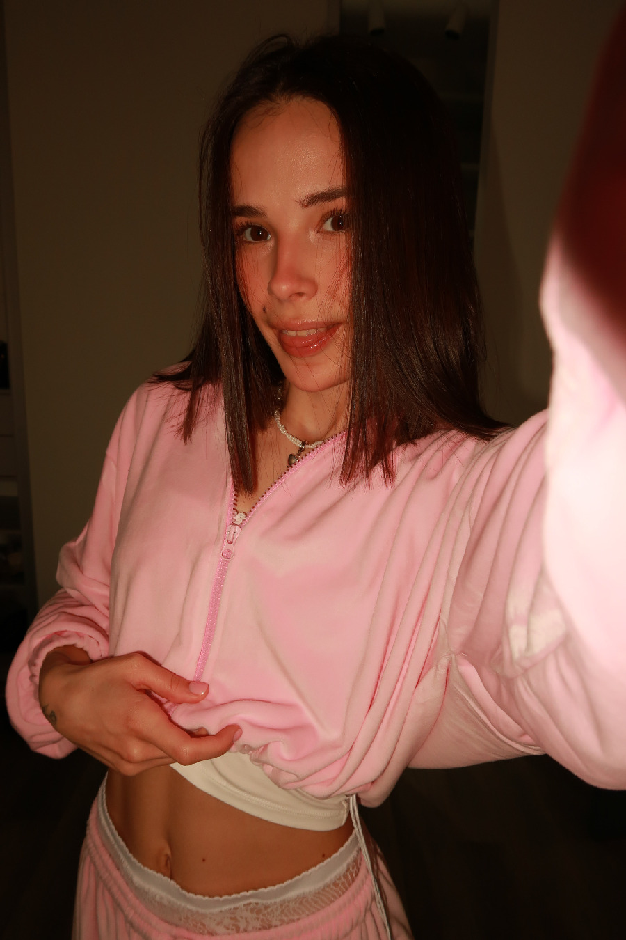 Tina brings the glow — live moments in Samara